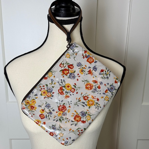 Patricia Nash Handbags - PATRICIA NASH Leather Cassini Mini Flower Meadows Print Medium Wristlet Clutch
